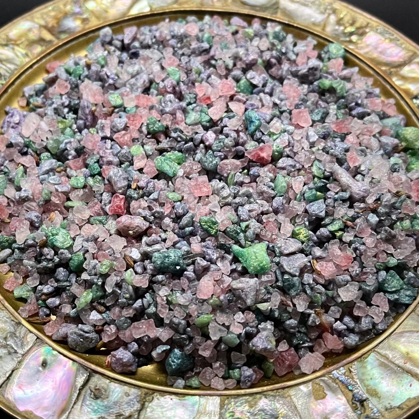 CREATURE FEATURE Sizzling Room Salt Crystal Potpourri: Cedar Leather Sandal Floral Musk Scent