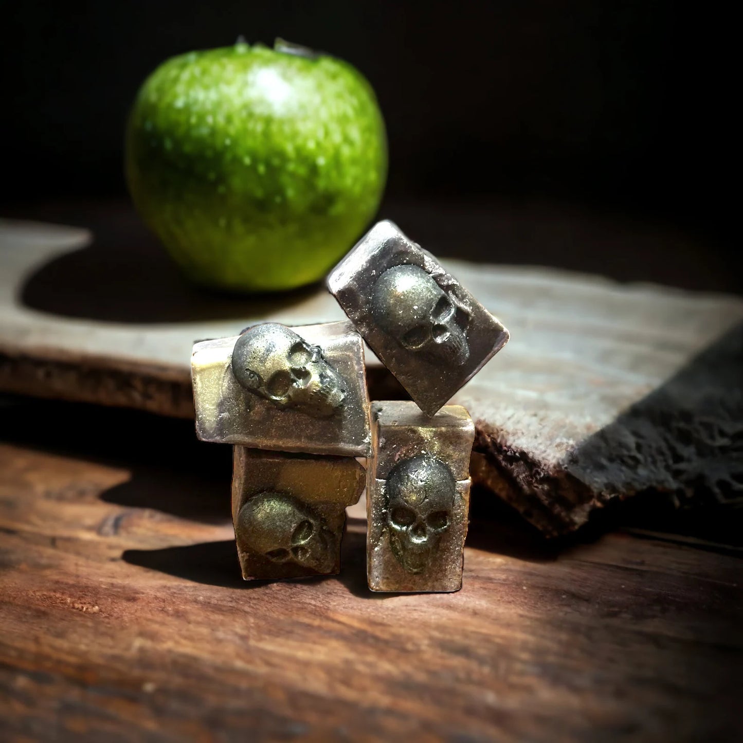 Poison Apple Wax Melt Chunkies: Caramel Green Apple Cinnamon Sugar Scent