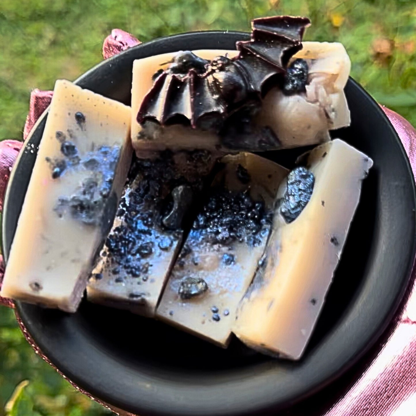 FANGS & LACE Wax Melt Chunkies: Cashmere Pink Sugar Scent