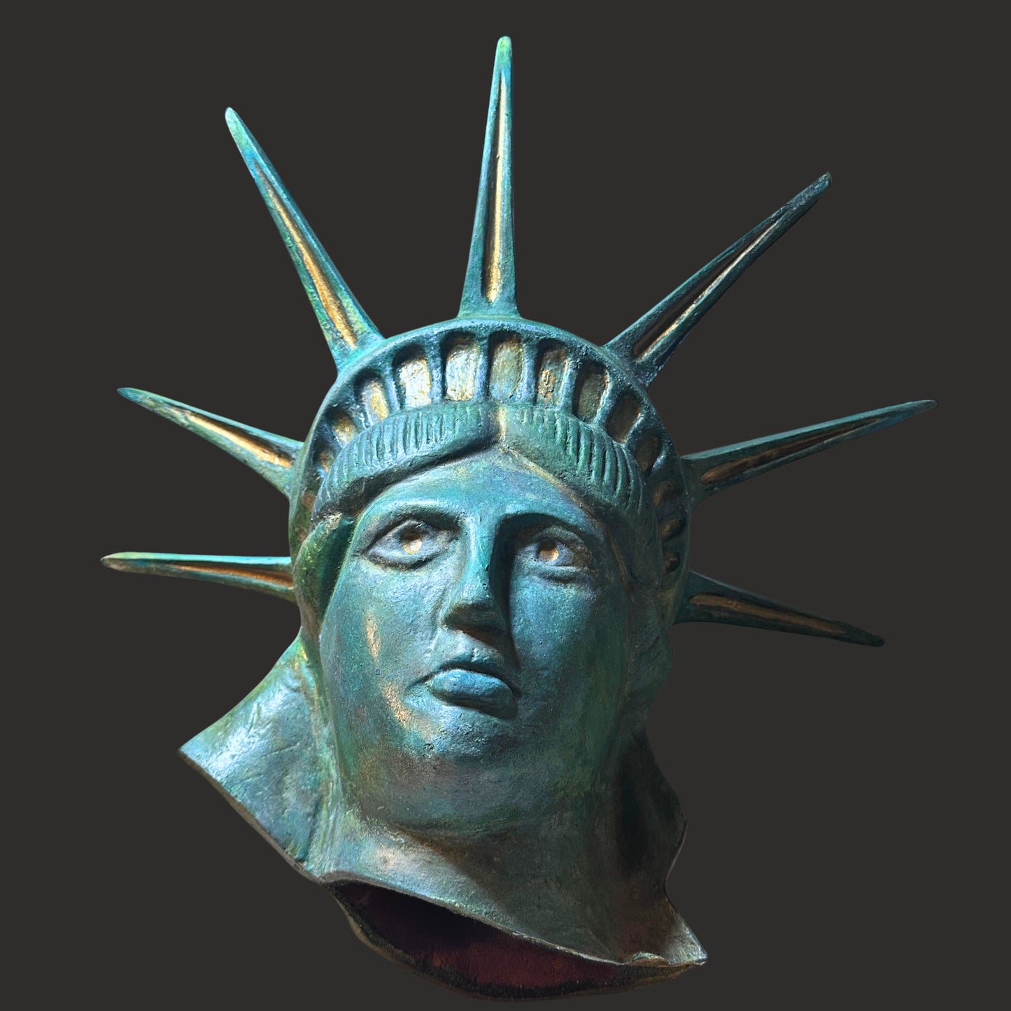 Red Robin Statue of Liberty Head - Kitschy, Retro Americana - Large sized