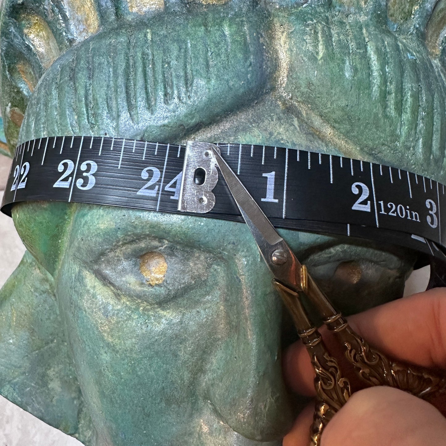 Red Robin Statue of Liberty Head - Kitschy, Retro Americana - Large sized