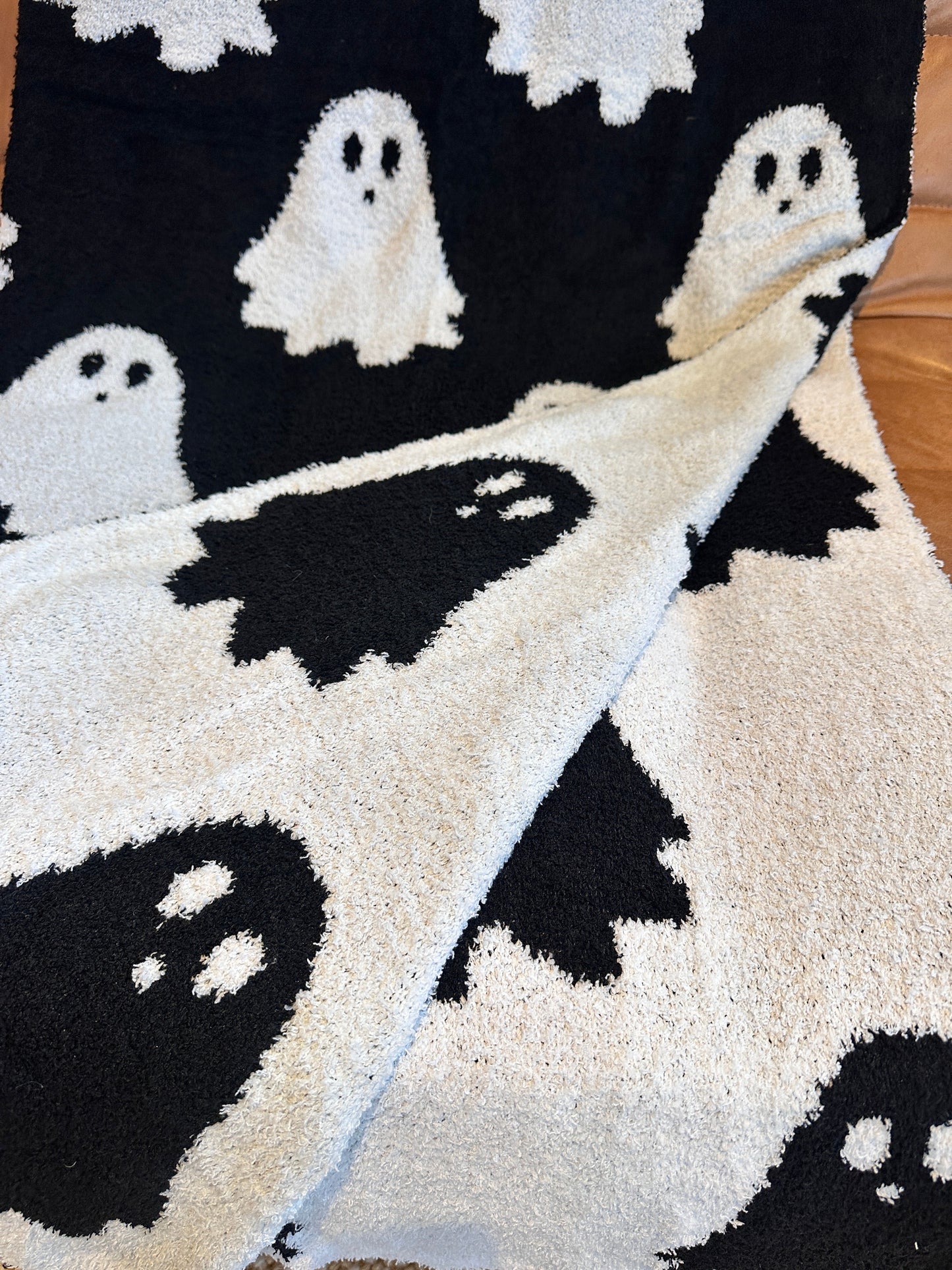 Spooky Ghost Throw Blanket