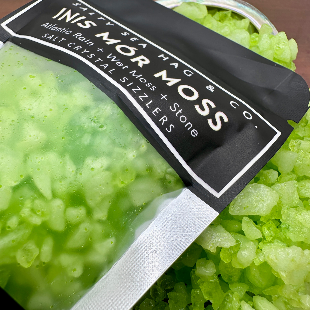 INIS MÓR MOSS Salt Crystal Sizzlers: Atlantic Rain + Wet Moss + Stone Scent