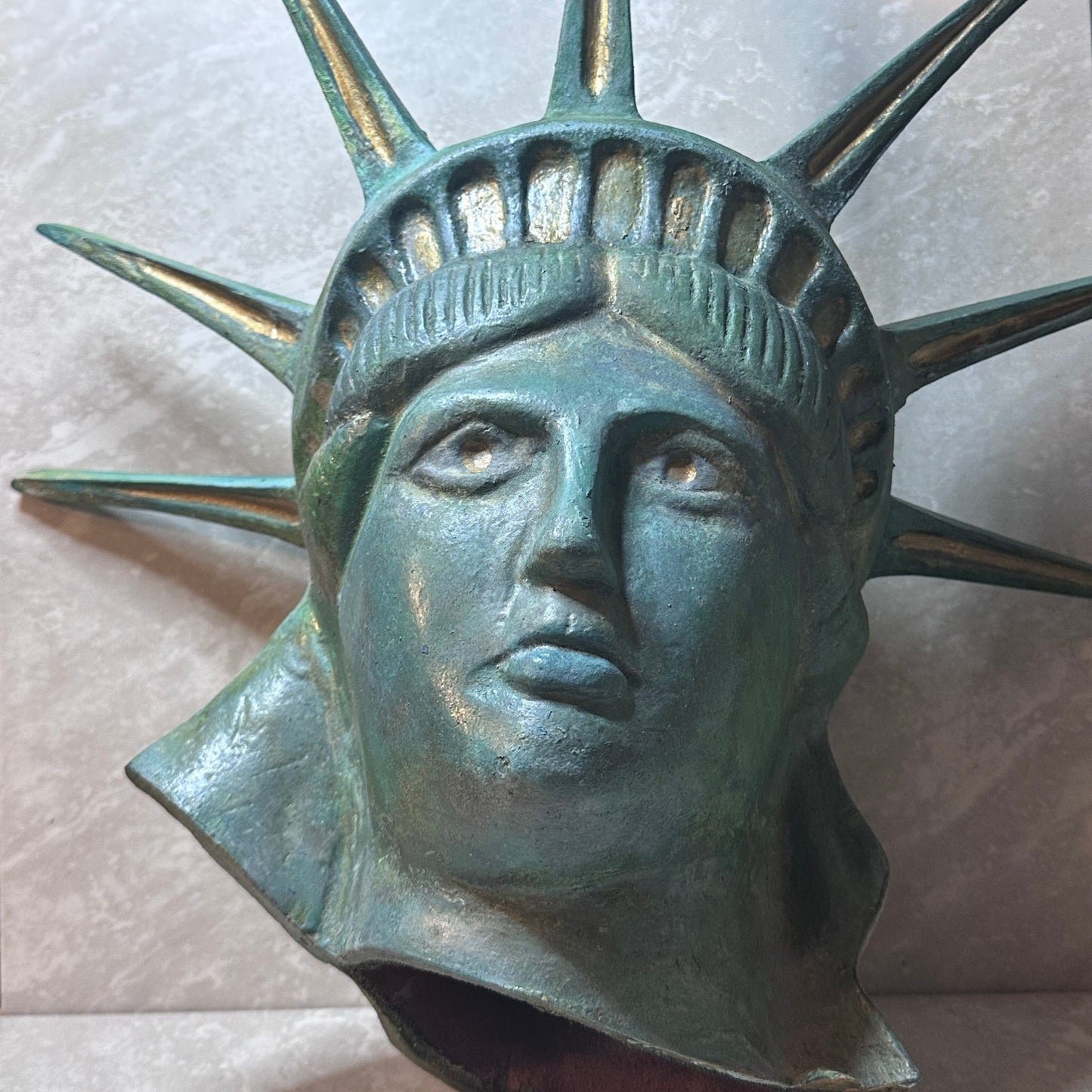 Red Robin Statue of Liberty Head - Kitschy, Retro Americana - Large sized