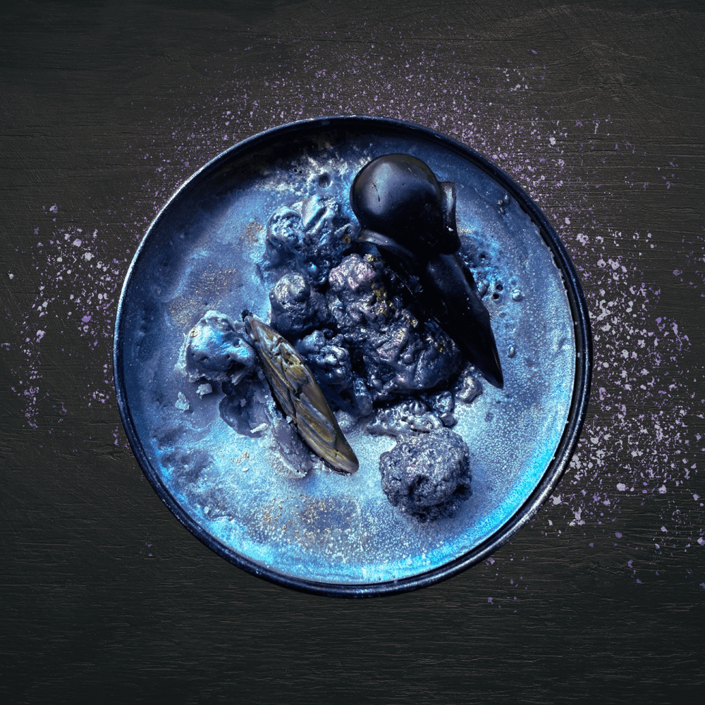 HECATE'S HEATWAVE Luxury Wickless Candle 6.5 oz: Rose Violet Leather Dark Woods Scent - Gory Dreadful Candle Co