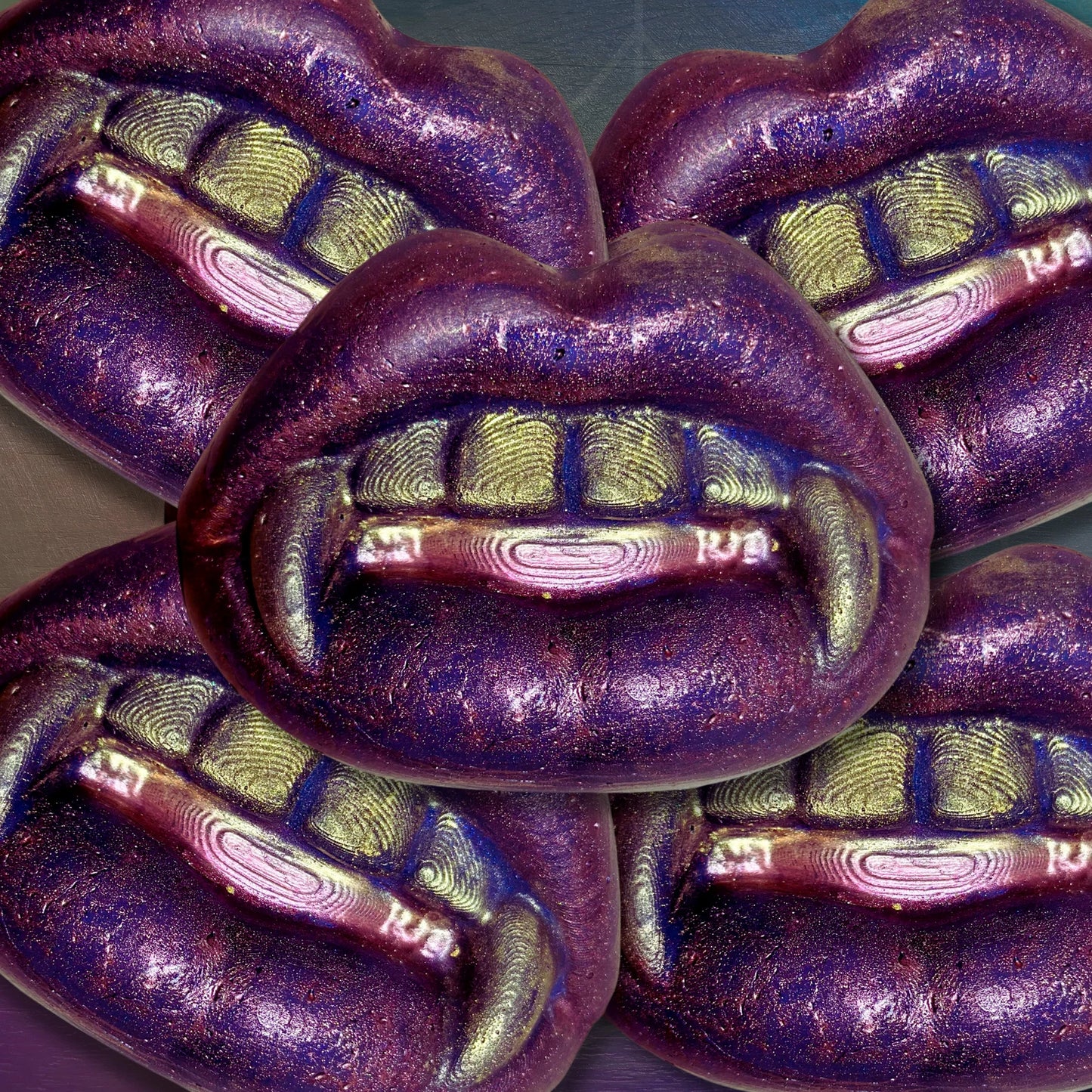 Vampire Kisses Wax Melt: Damp Woods Pumpkin Flesh Clove Nutmeg Apple Patchouli Scent