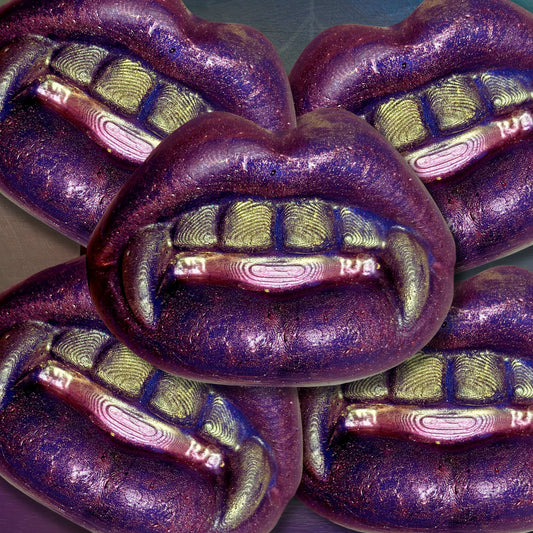 VAMPIRE KISSES Wax Melt: Damp Woods Pumpkin Flesh Clove Nutmeg Apple Patchouli Scent